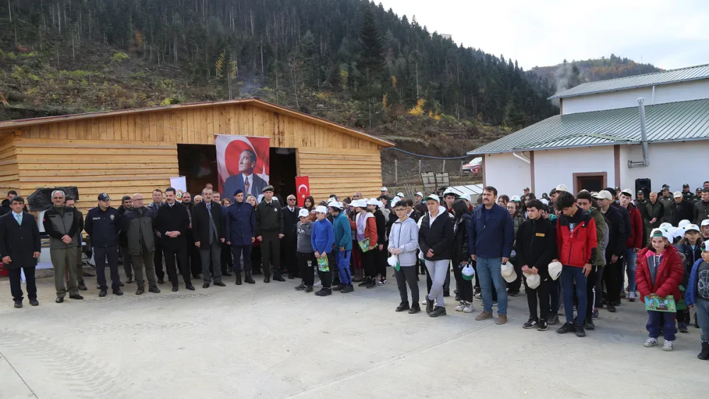 11 Kasım "Milli Ağaçlandırma Günü" Kapsamında İlçemizde Fidanlar Toprakla Buluşturuldu