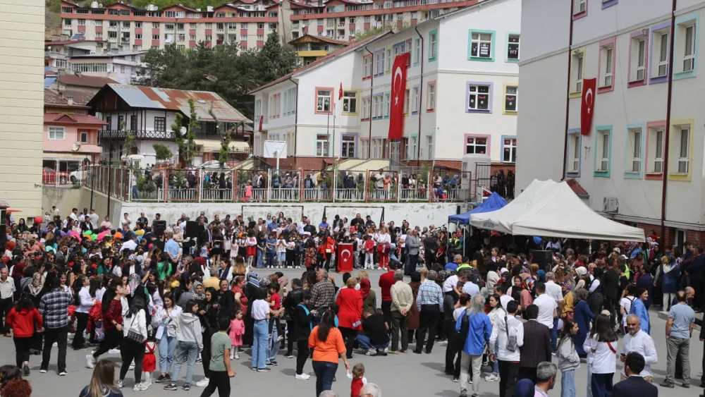 23 Nisan Ulusal Egemenlik ve Çocuk Bayramı İlçemizde Coşkuyla Kutlandı