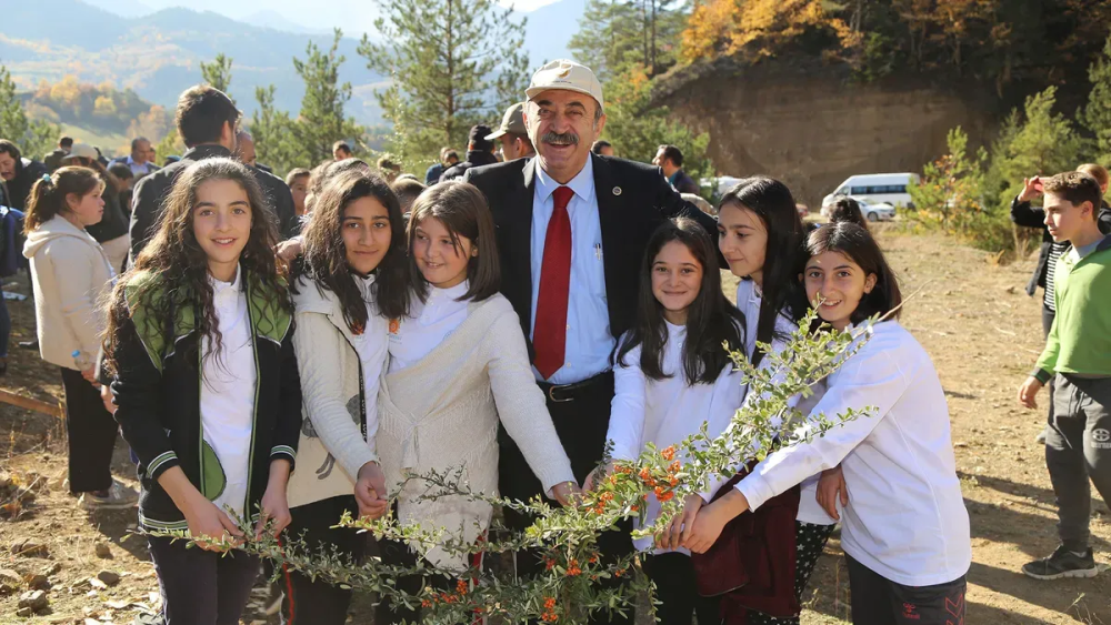 Belediye Başkanımız Sayın Nihat Acarın 23 Nisan Ulusal Egemenlik ve Çocuk Bayramı Mesajı