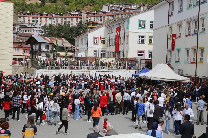 23 Nisan Ulusal Egemenlik ve Çocuk Bayramı İlçemizde Coşkuyla Kutlandı Medya Galerisi