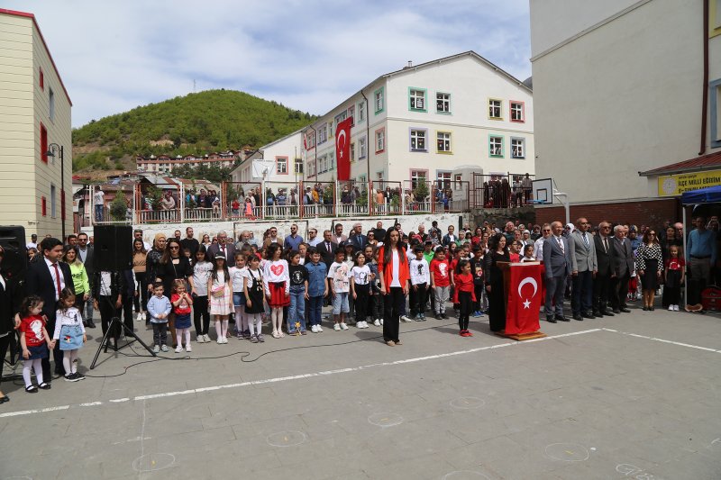 23 Nisan Ulusal Egemenlik ve Çocuk Bayramı İlçemizde Coşkuyla Kutlandı Medya Galerisi