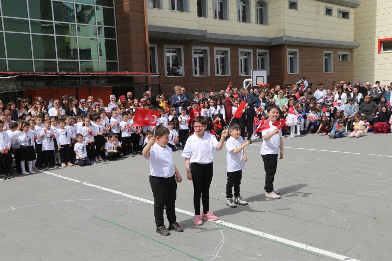 23 Nisan Ulusal Egemenlik ve Çocuk Bayramı İlçemizde Coşkuyla Kutlandı Medya Galerisi