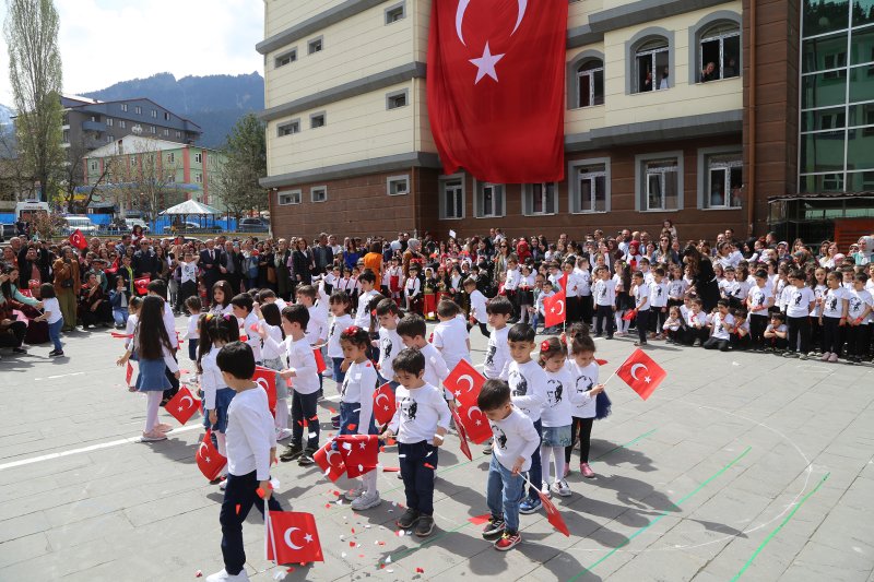 23 Nisan Ulusal Egemenlik ve Çocuk Bayramı İlçemizde Coşkuyla Kutlandı Medya Galerisi