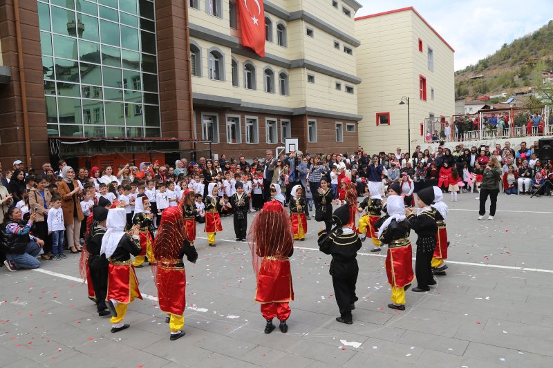 23 Nisan Ulusal Egemenlik ve Çocuk Bayramı İlçemizde Coşkuyla Kutlandı Medya Galerisi