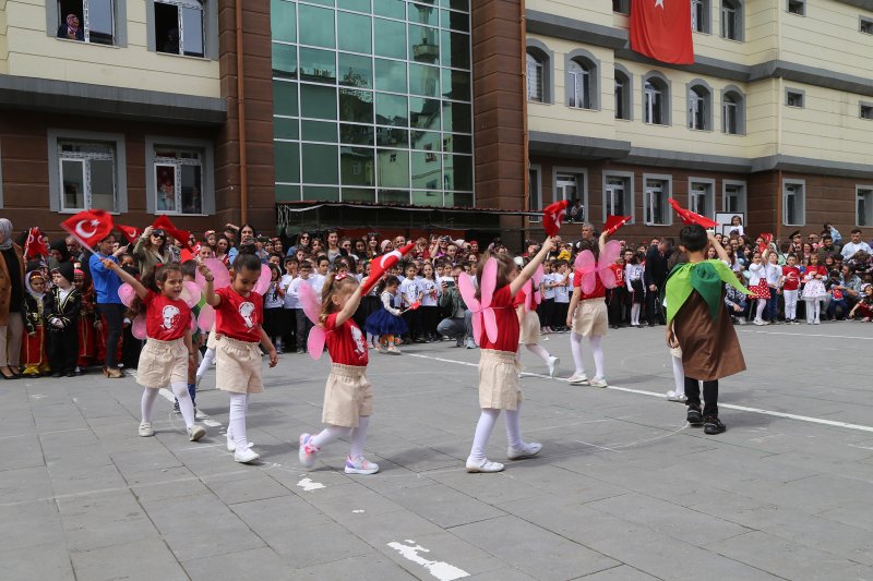 23 Nisan Ulusal Egemenlik ve Çocuk Bayramı İlçemizde Coşkuyla Kutlandı Medya Galerisi