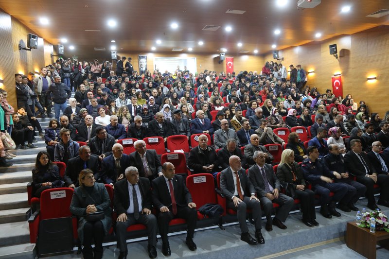 24 Kasım Öğretmenler Günü Düzenlenen Törenle Kutlandı Medya Galerisi