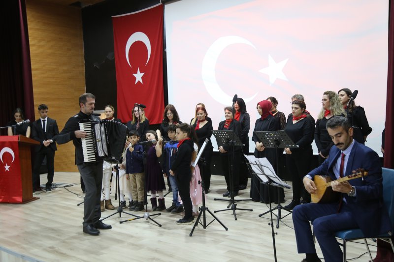 24 Kasım Öğretmenler Günü Düzenlenen Törenle Kutlandı Medya Galerisi