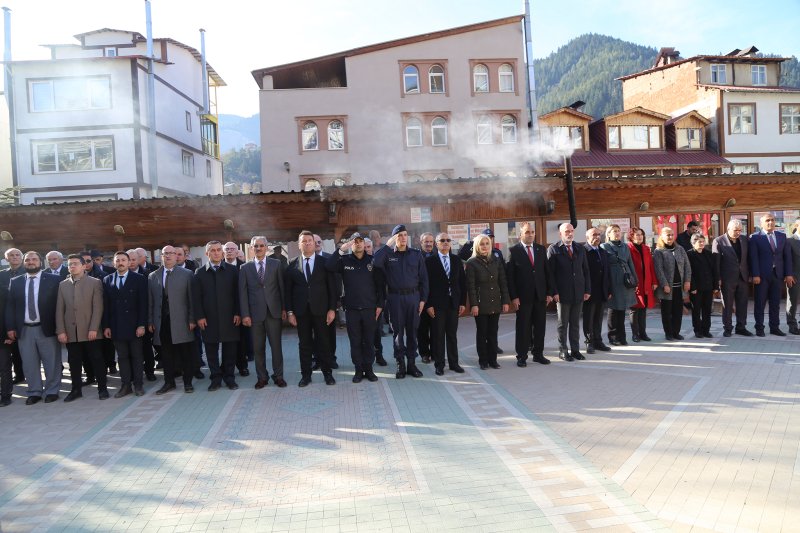 24 Kasım Öğretmenler Günü Düzenlenen Törenle Kutlandı Medya Galerisi