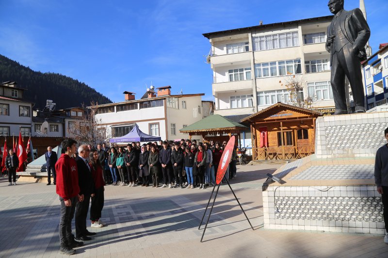 24 Kasım Öğretmenler Günü Düzenlenen Törenle Kutlandı Medya Galerisi