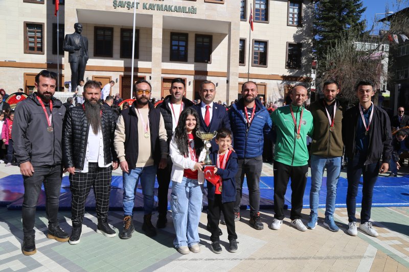 29 Ekim Cumhuriyet Bayramı İlçemizde Coşkuyla Kutlandı Medya Galerisi
