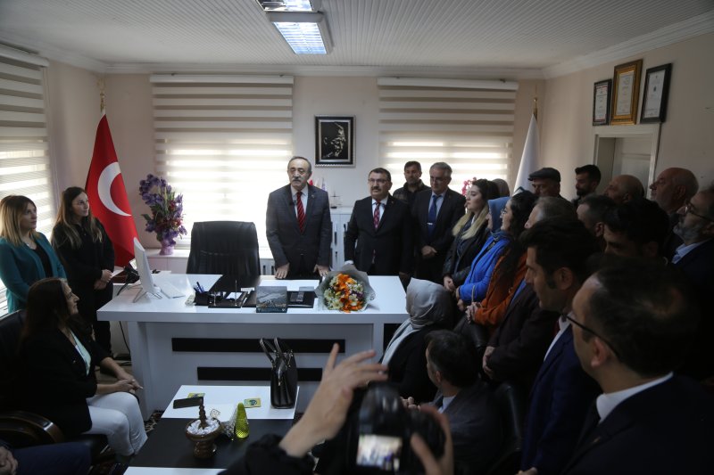 Şavşat Belediyesi’nde Devir Teslim Töreni Gerçekleştirildi Medya Galerisi